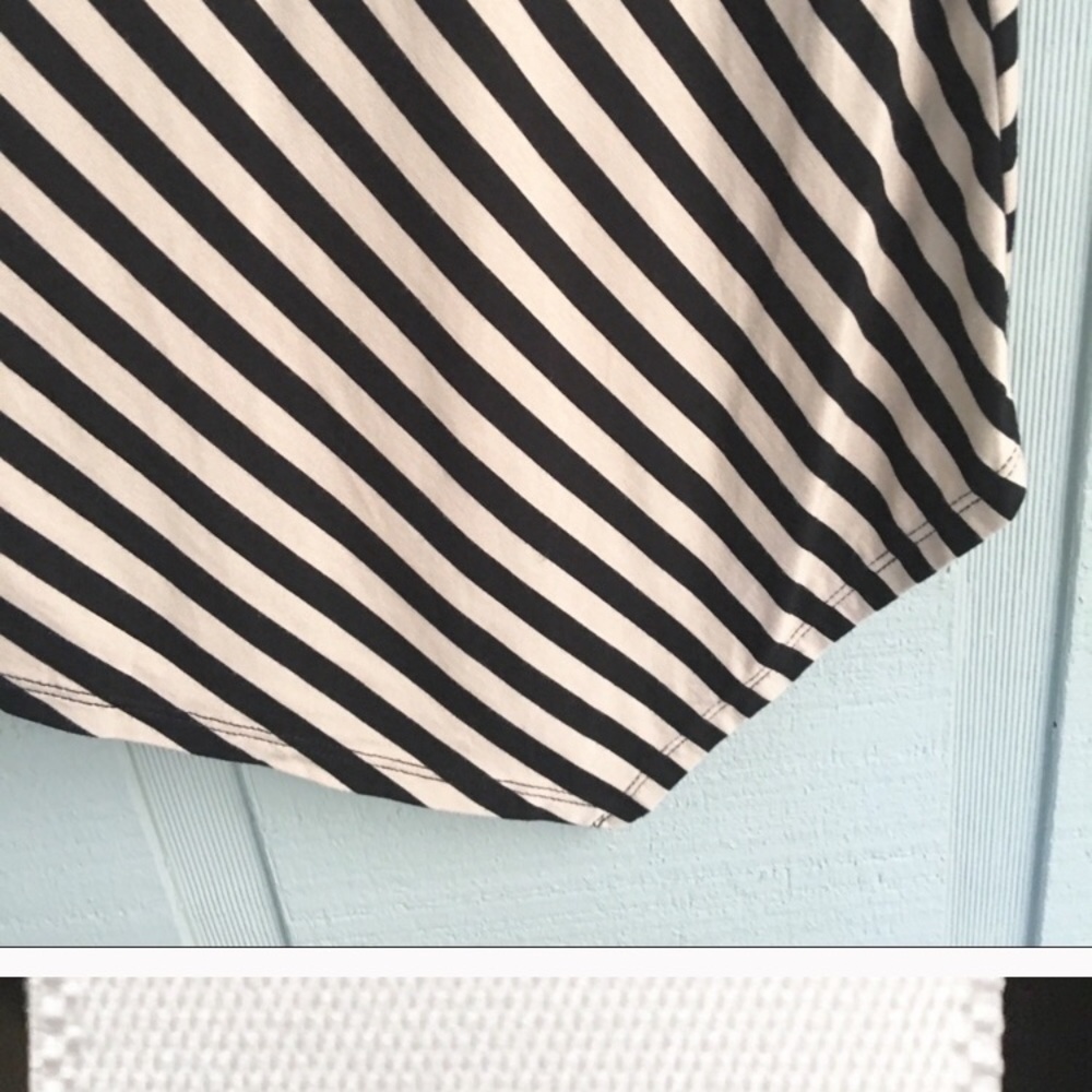 ❌SOLD❌ Cable & Gauge Asymmetrical Striped Shirt - Picture 6 of 8